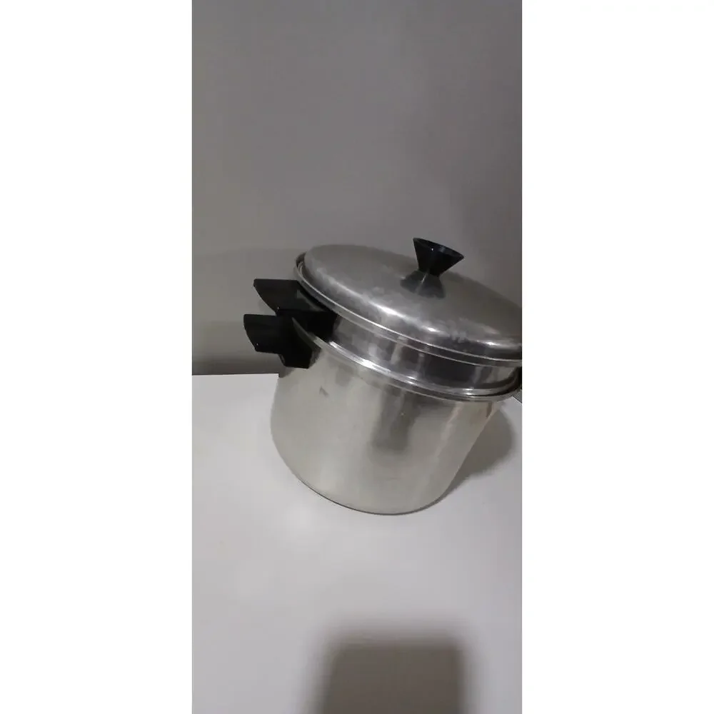 Vintage Century Aluminum Ware Made In The USA Large With Steamer